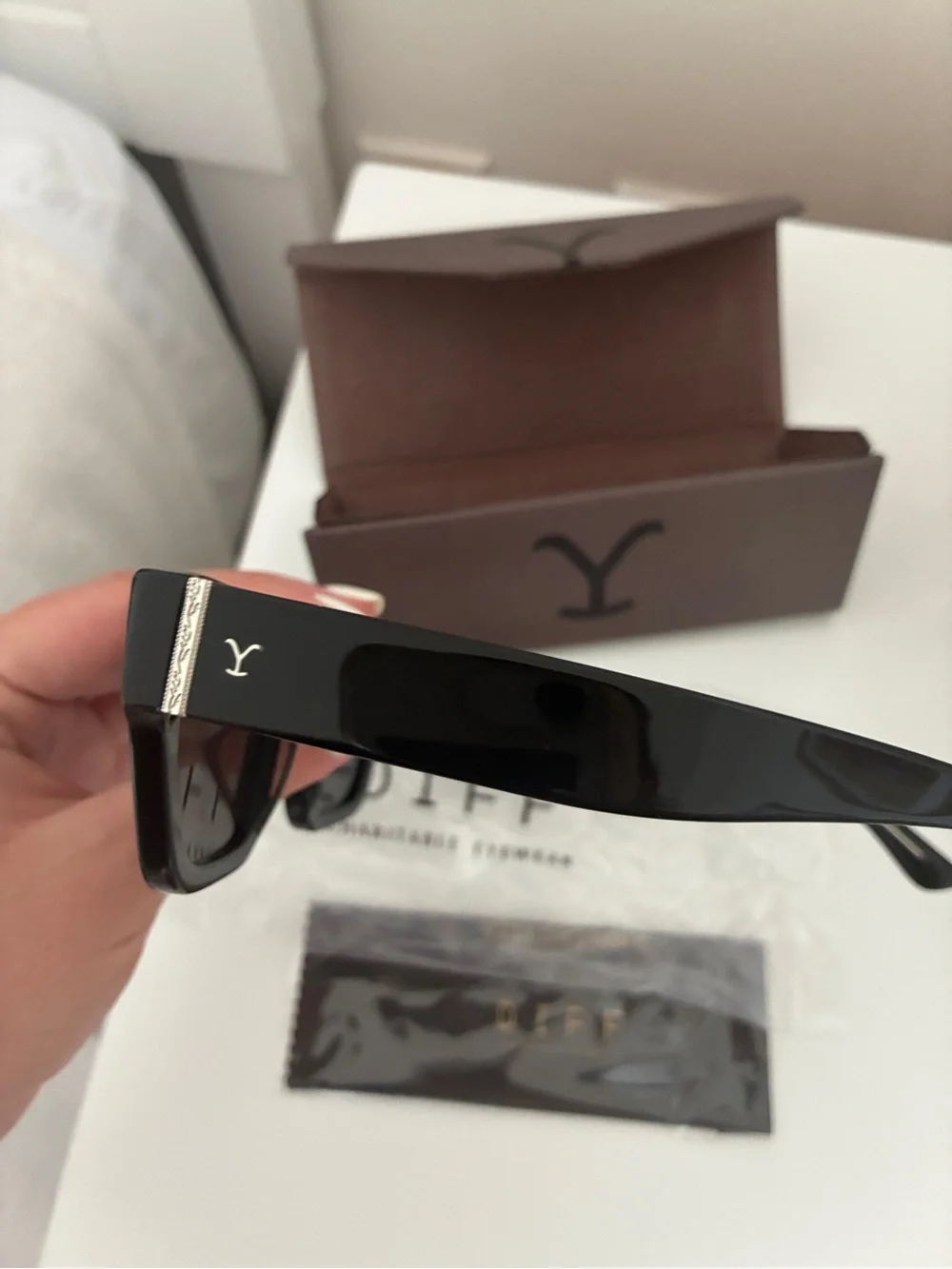 Yellowstone x DIFF Beth II Women’s Sunglasses in Black